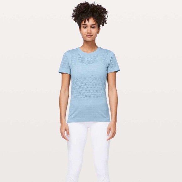 Lululemon Breeze By Short Sleeve Squad Tee Cascade Blue Size 6 - Picture 2 of 9
